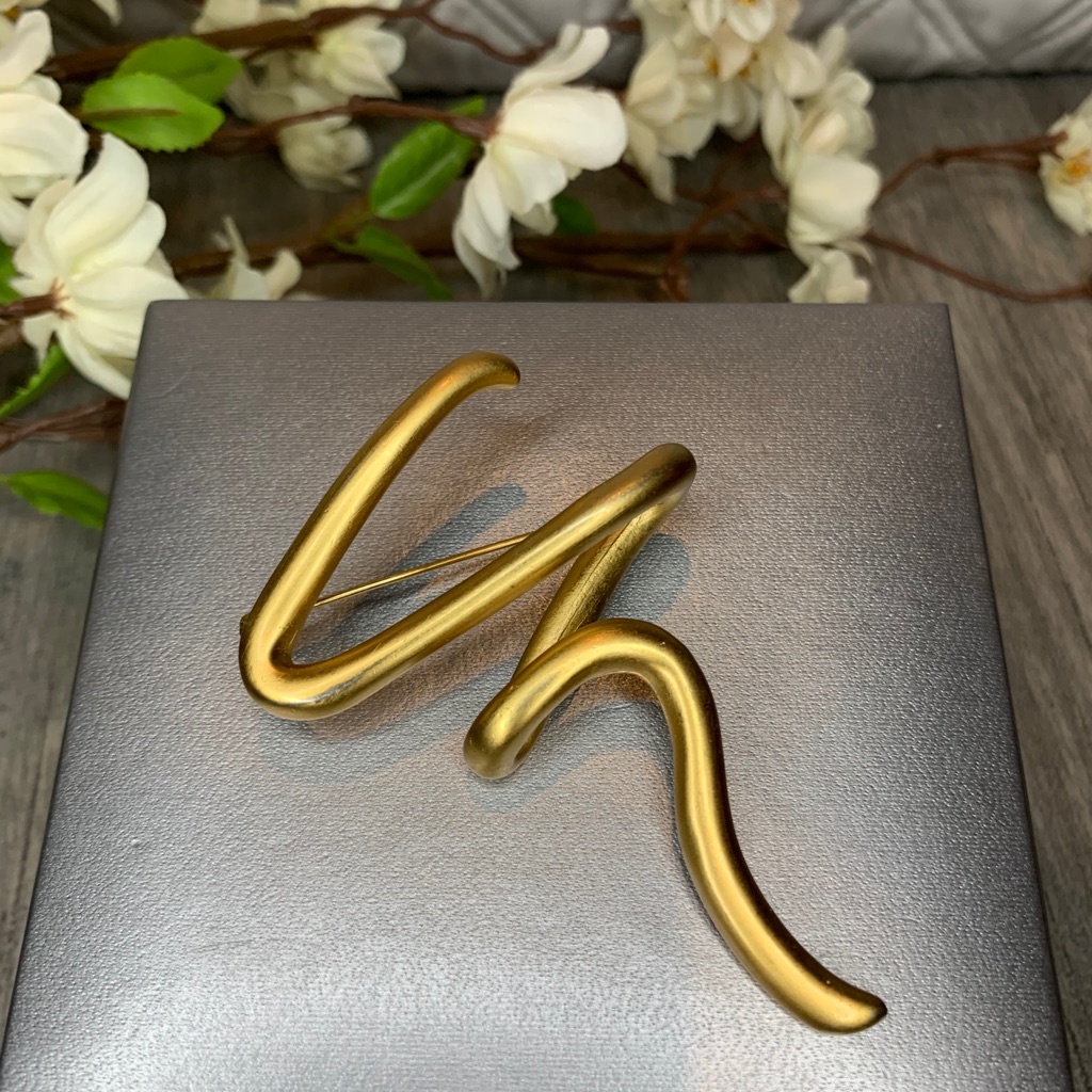 Nordstrom 80âs Era Matte Gold Ribbon Pin